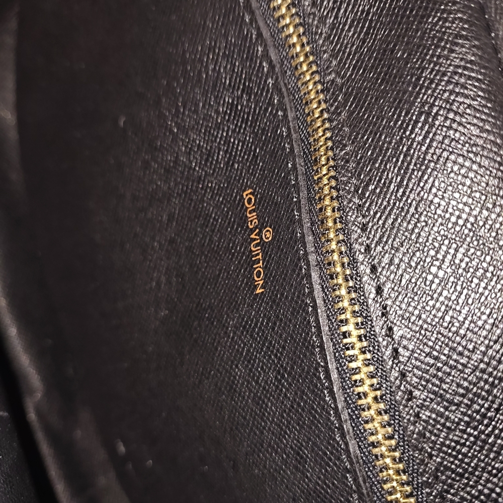 Louis Vuitton Black Epi Jeune Fille Crossbody - Picture 14 of 15